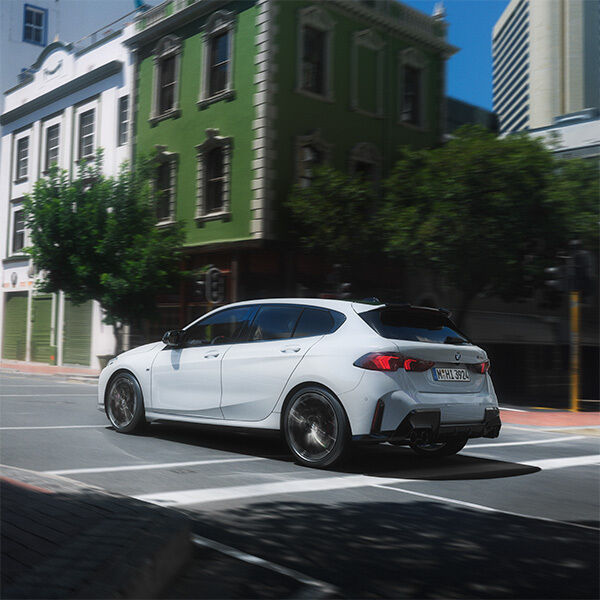 DE LAT NOG HOGER GELEGD.