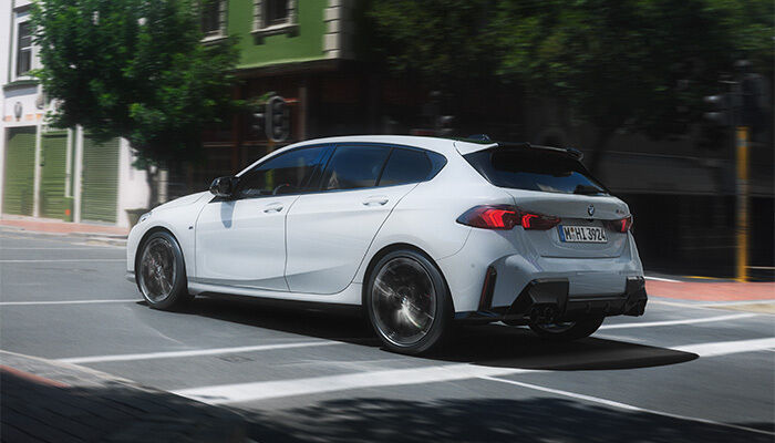 DE LAT NOG HOGER GELEGD.